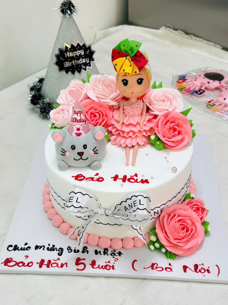 BG02 - Bánh kem tặng Bé Gái